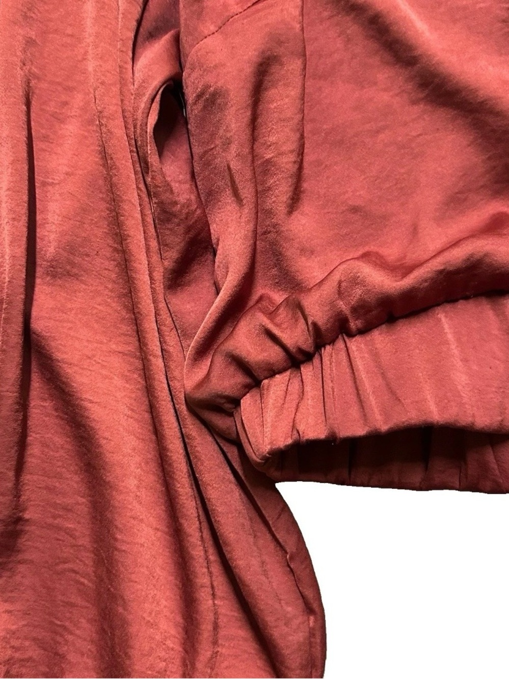 NWT Women’s On Twelfth Burgundy Blouse Size Medium - Picture 2 of 3